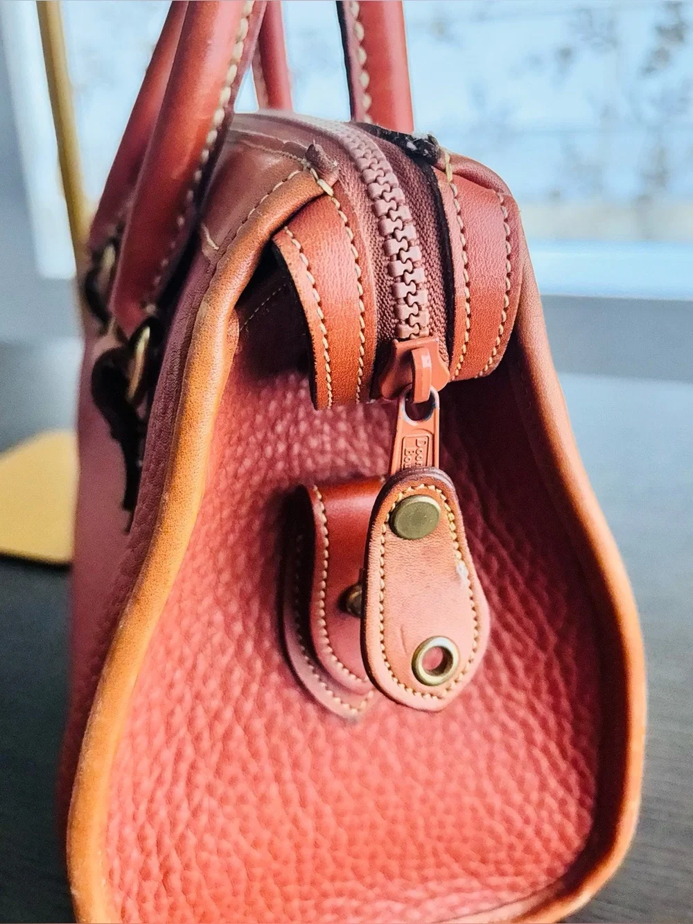 Dooney & Bourke classic vintage